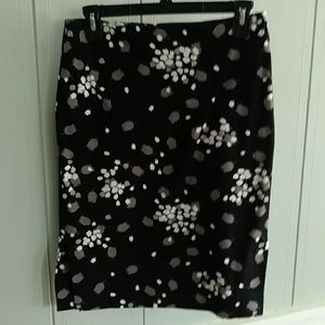 Anne Taylor loft great skirt flowers size 2 bit of